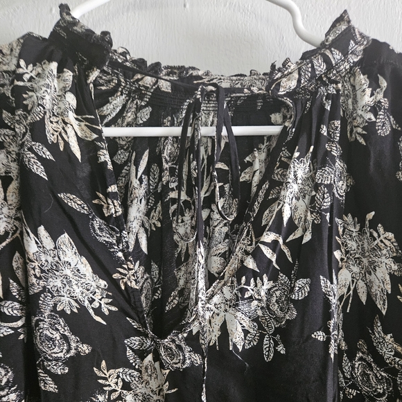 TODAY ONLY Free People Black and White Ruffled Blouse with Peter Pan Collar - Picture 4 of 6